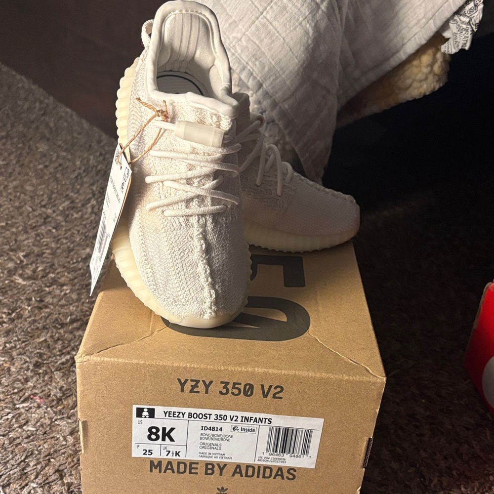 Adidas Yeezy Boost 350 V2 Kids Sneakers in Cream